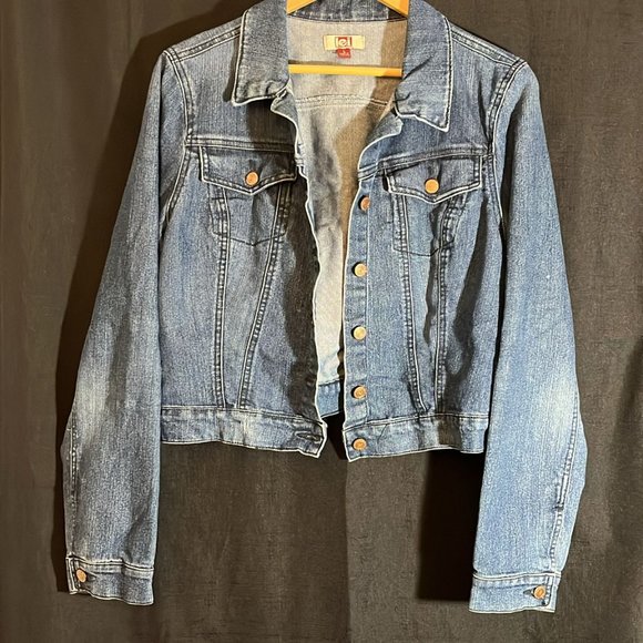 Blue Jeans Jacket - Picture 2 of 4